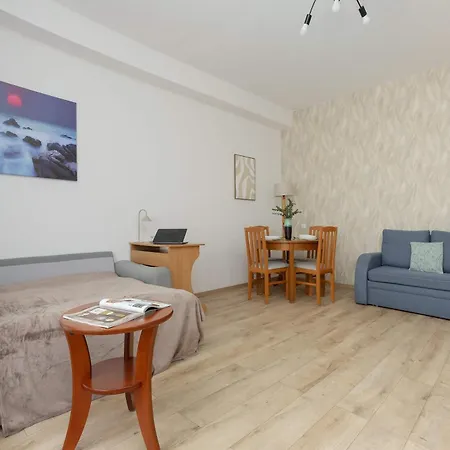 Functional Pet-friendly With A Workspace By Renters Apartamento *