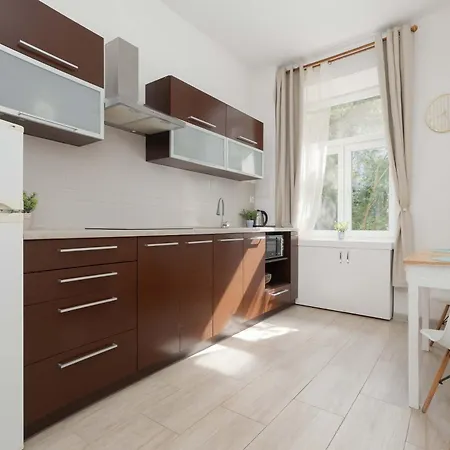 Functional Pet-friendly With A Workspace By Renters Varsóvia